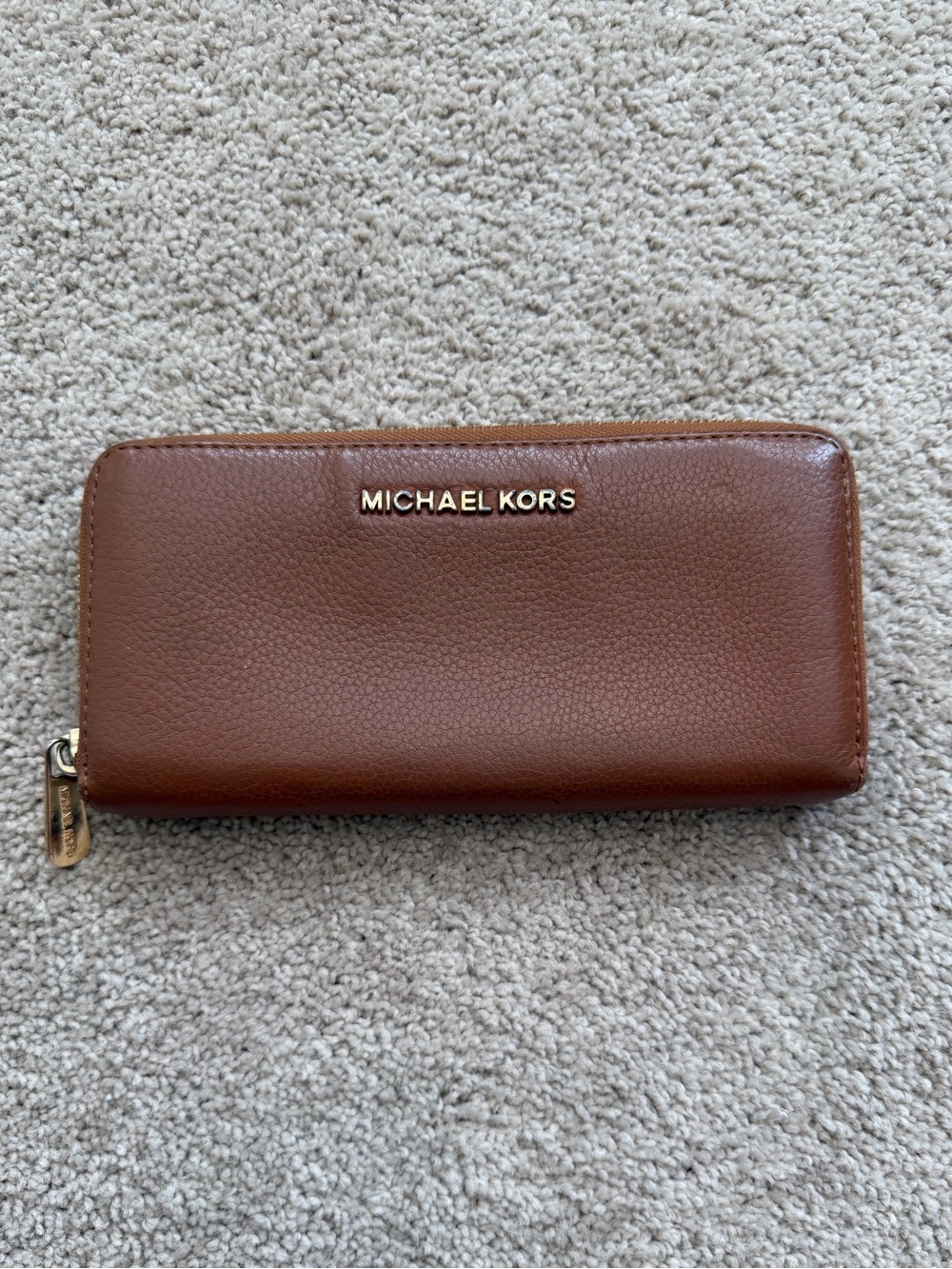 Michael Kors saffiano jet Set leather travel Continental Wallet gold hardware